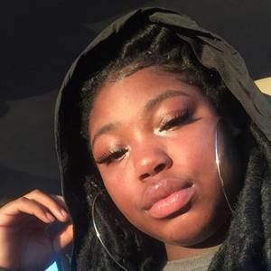 Meet your Posher, Shay